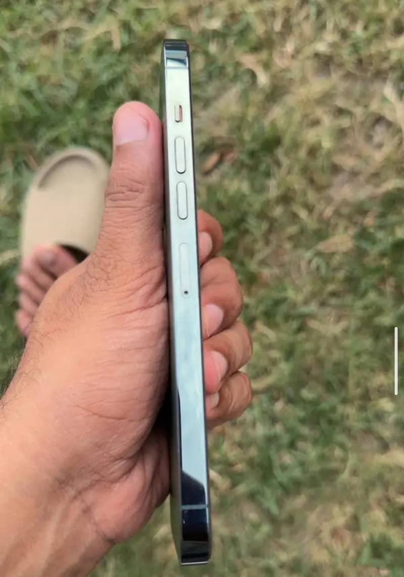 Apple iPhone 13 Pro Max 1