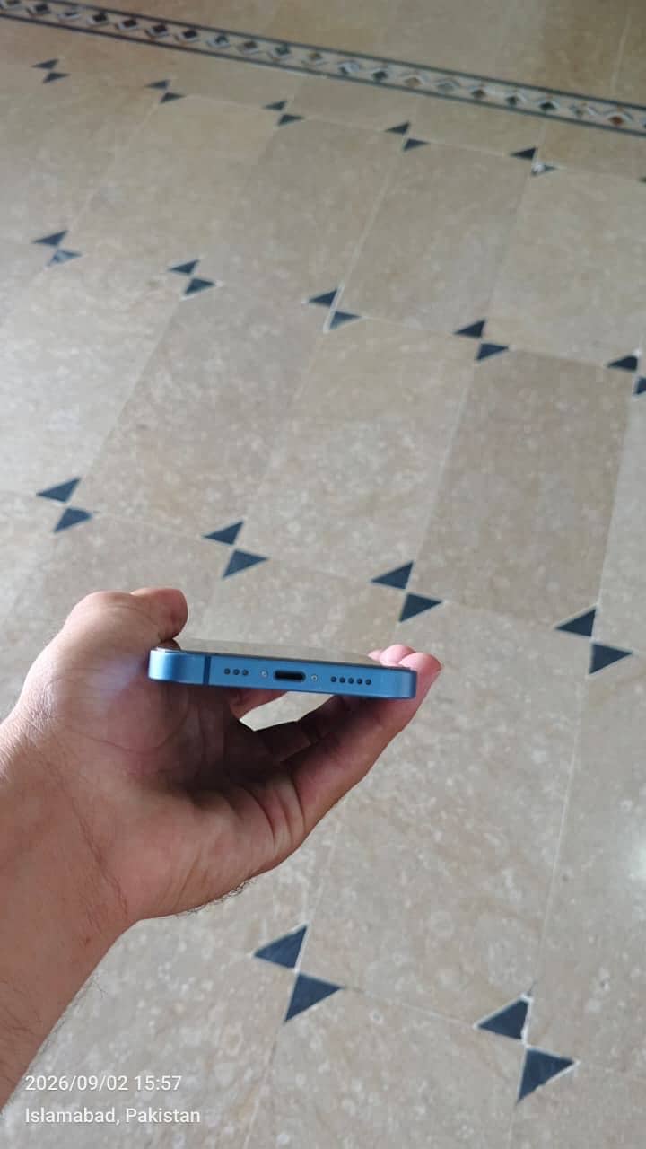 Apple iPhone 13 1