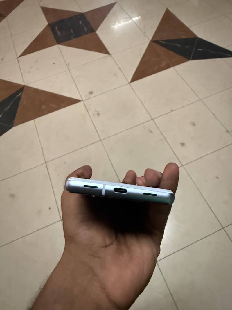 Google Pixel 7a 2