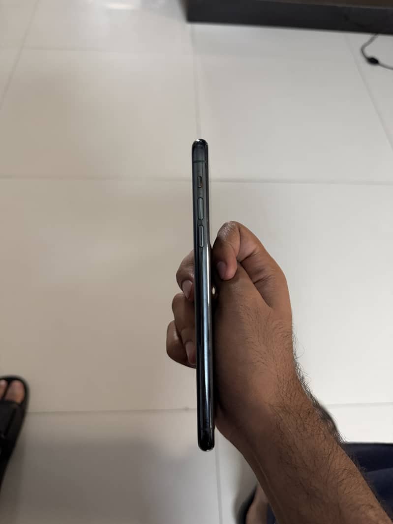 Apple iPhone 11 Pro Max 3