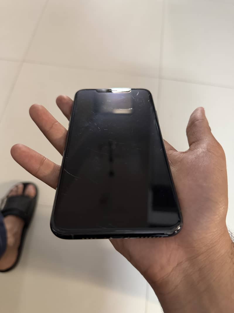 Apple iPhone 11 Pro Max 5