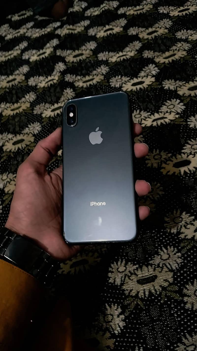 Apple iPhone X 4