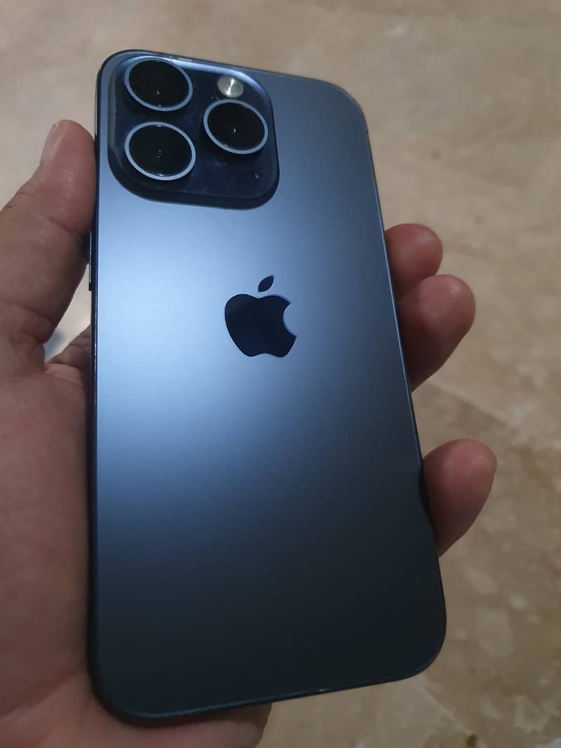Apple iPhone 15 Pro 3