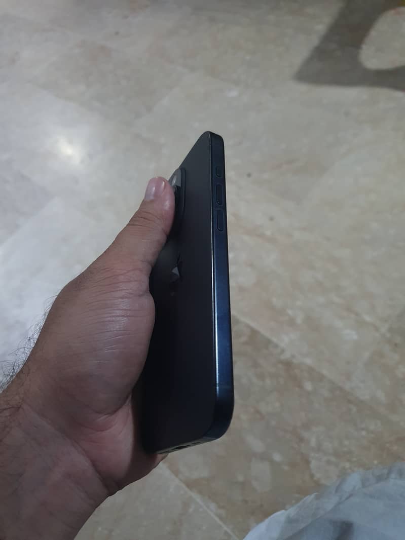 Apple iPhone 15 Pro 6
