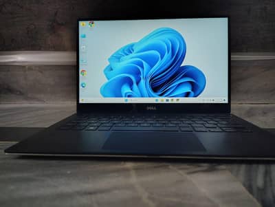 Dell xps139350 core i5 7th gen 8 Gb ram touch screen window 11 pro