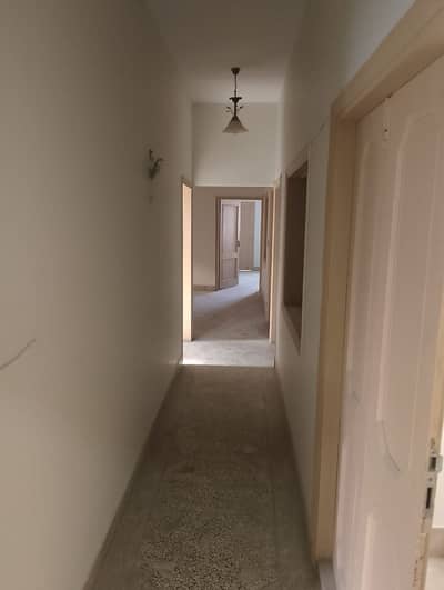 Prime Location In Gulshan-E-Iqbal - Block 4A Of Karachi, A 400 Square Yards House Is Available