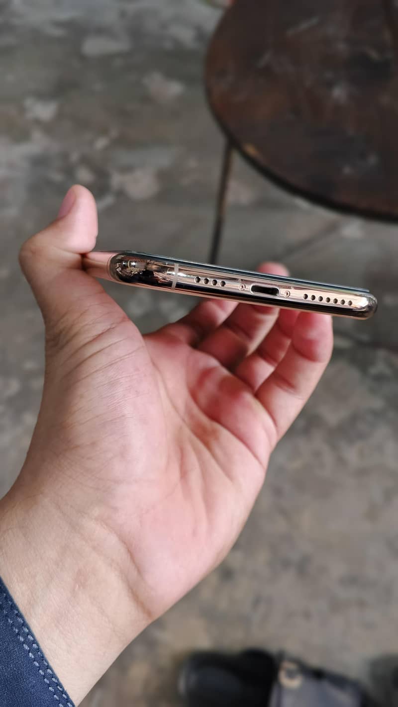 Apple iPhone 11 Pro Max 3