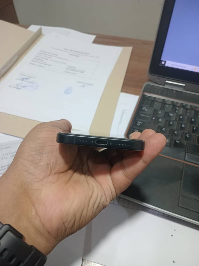 Apple iPhone 16 1