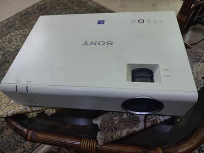 Sony VPL-EX250 with Screen