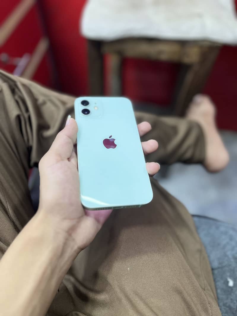 Apple iPhone 12 2
