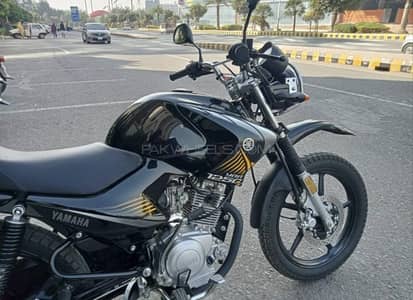 Yamaha YBR G 2025