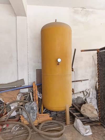 Blow down air tank