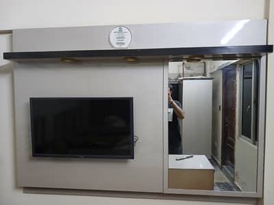 Wall Mounted Dressing Table with TV attachment and 3 LED’s