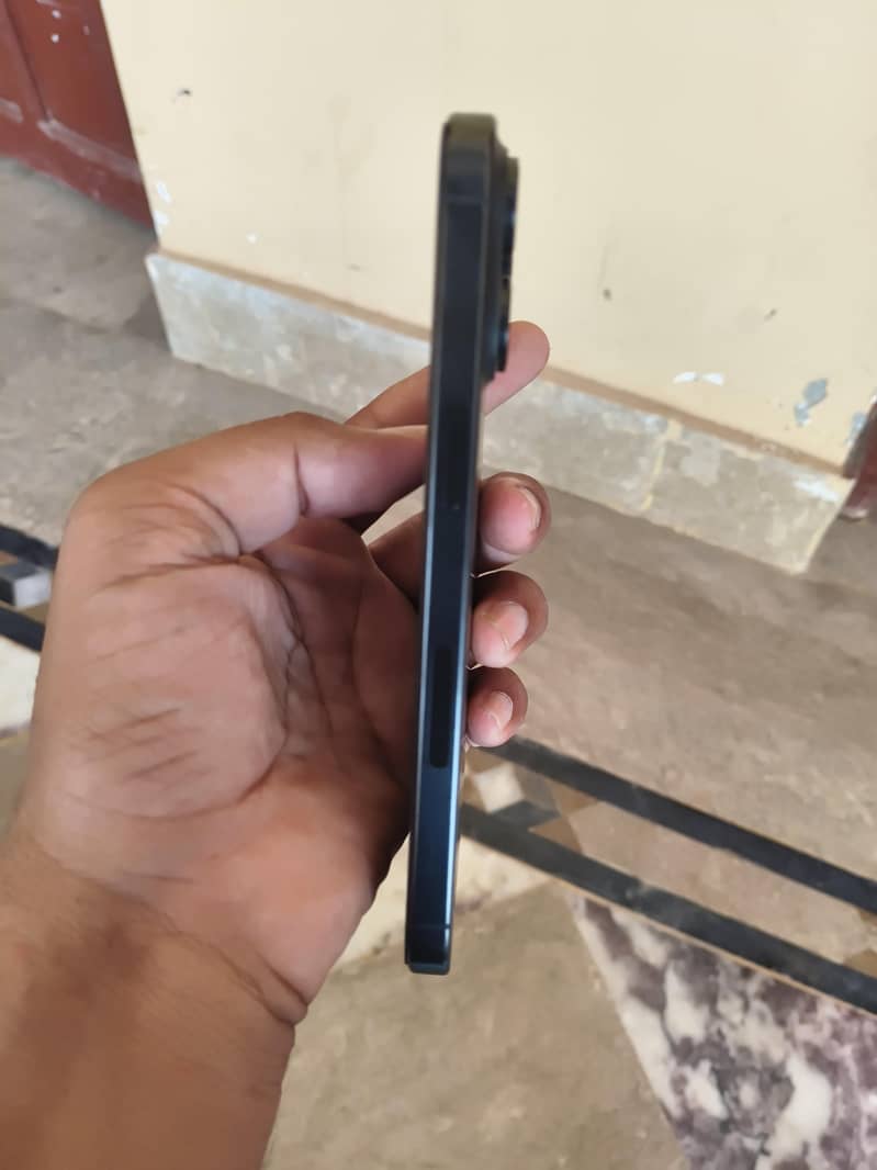 Apple iPhone 15 Pro Max 1