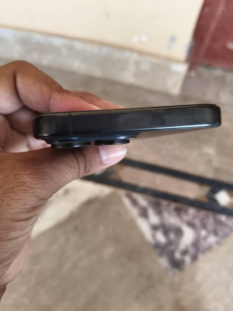 Apple iPhone 15 Pro Max 4