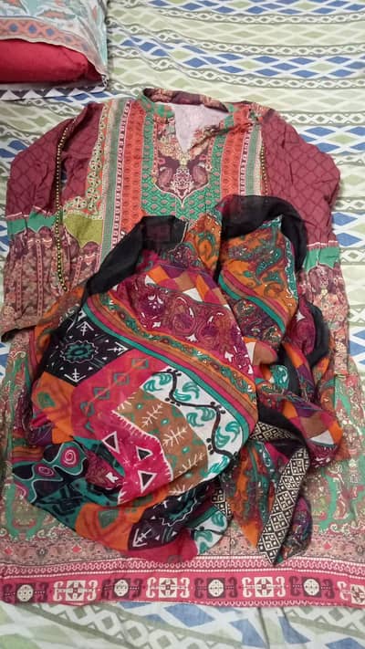 3 suit size small 2 pice lawn