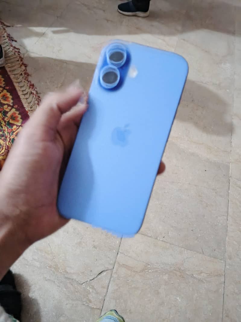 Apple iPhone 16 0