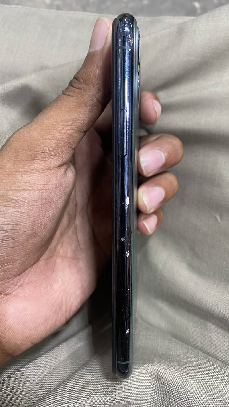Apple iPhone 11 Pro Max 2
