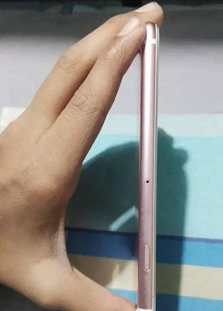 Apple iPhone 6S Plus 4