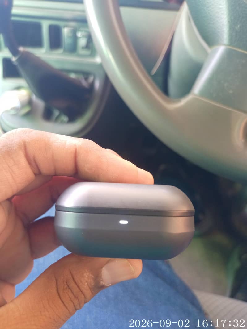 zero gravity earbuds 1
