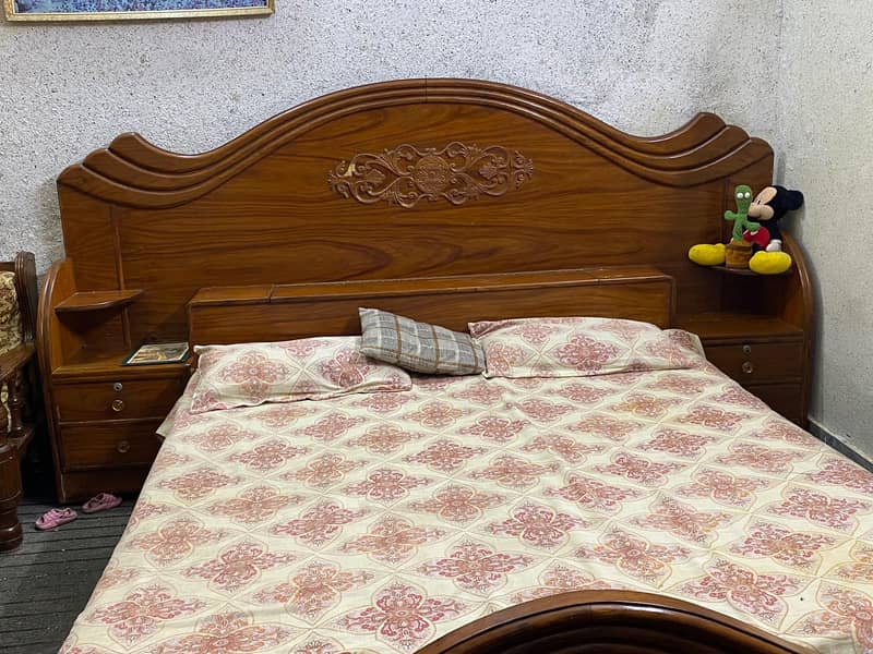 king size dubble bed . 2