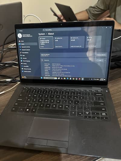 Dell Latitude 5300 2in1 i7 8th GEN