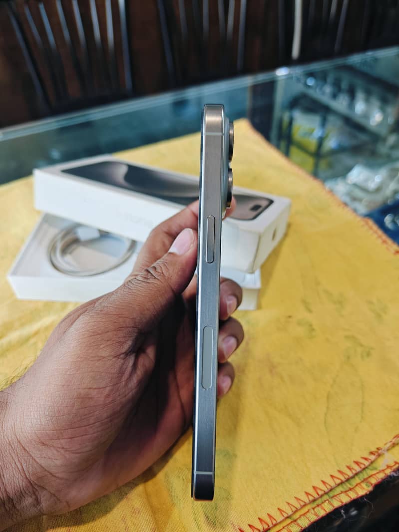 Apple iPhone 15 Pro Max 1