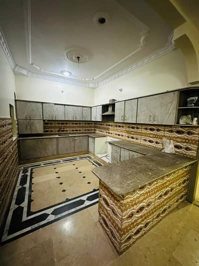 3 BED DRAWING & DINING 1st Floor Portion For RENT