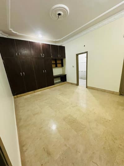 3 BED DRAWING & DINING 1st Floor Portion For RENT