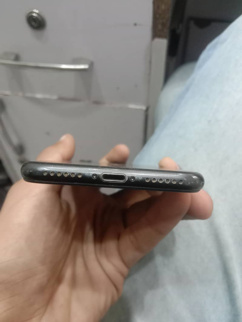 Apple iPhone 7 4