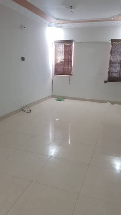 NOMAN CENTRE 3BED DD 2ND FLOOR MAINTAIN FLATE AVAILABLE FOR SALE