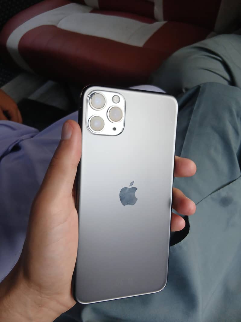 Apple iPhone 11 Pro Max 5