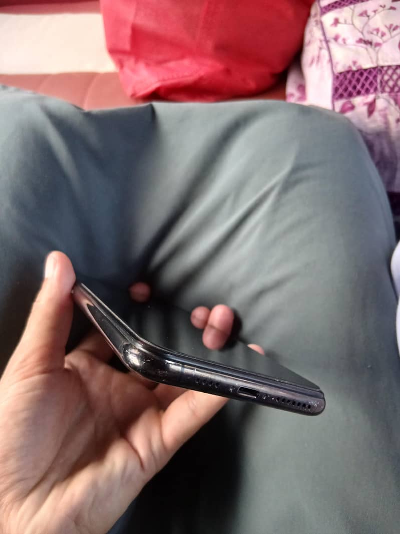 Apple iPhone 11 Pro Max 6