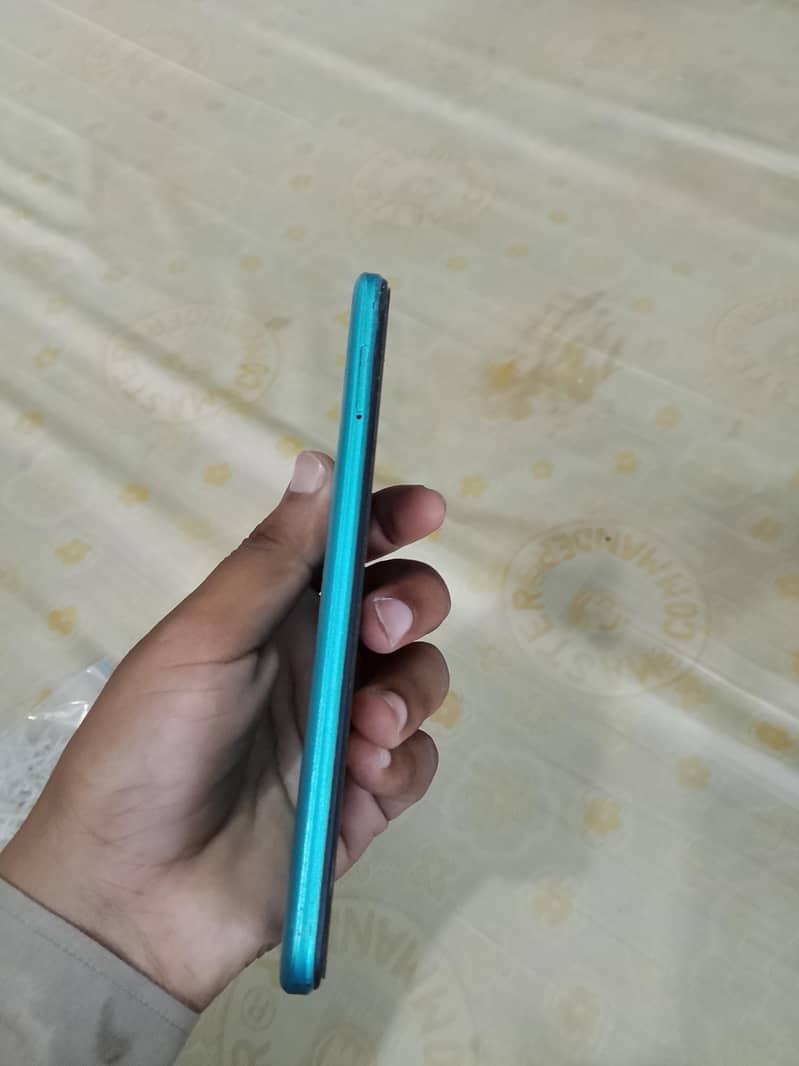Tecno Spark 8C 1