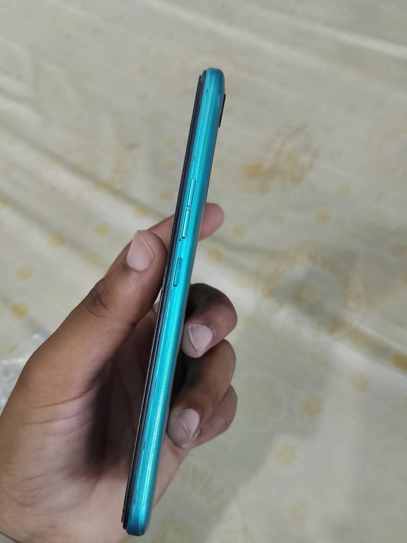 Tecno Spark 8C 3