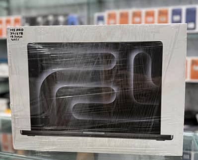 MACBOOK PRO M5 PRO CHIP 16 INCH 24-1TB BLACK BOX PACK NON ACTIVE