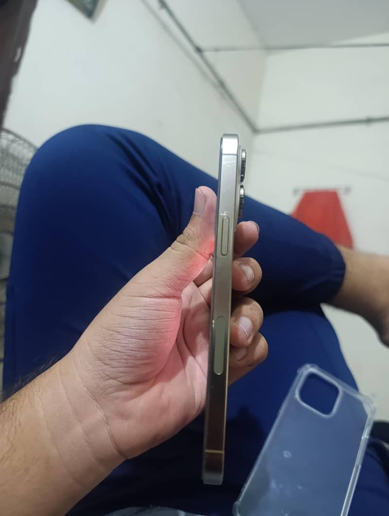 Apple iPhone 14 Pro Max 3