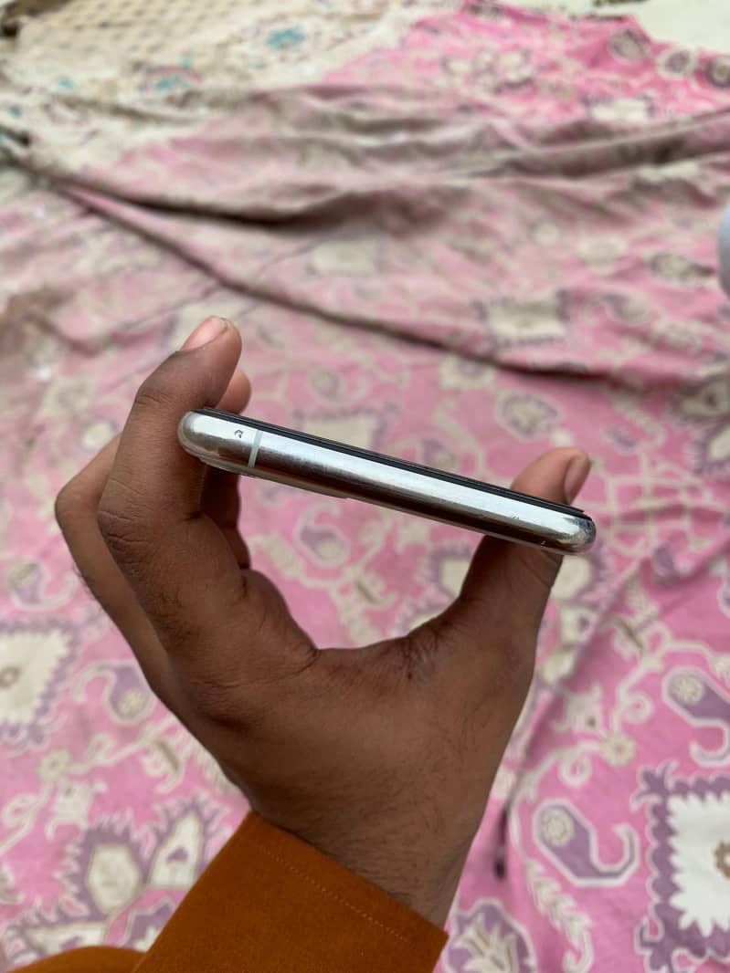 Apple iPhone 11 Pro Max 5