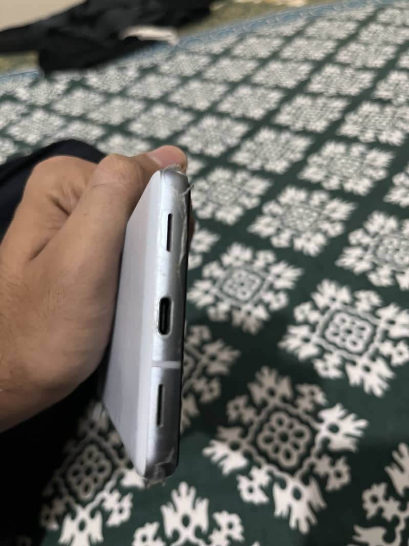 Google Pixel 7a 5
