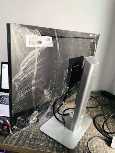 Dell Frameless LED Monitor - Perfect for Gaming & Editing