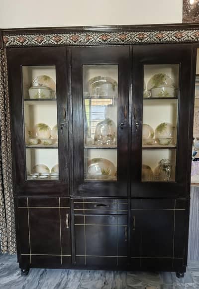 Crockery Showcase