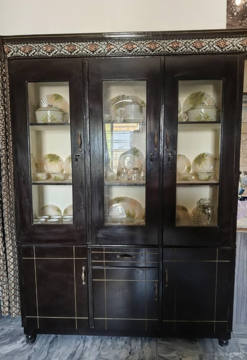 Crockery Showcase 0