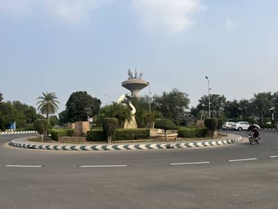 Plot For Sale In Sukh Chayn Gardens Lahore