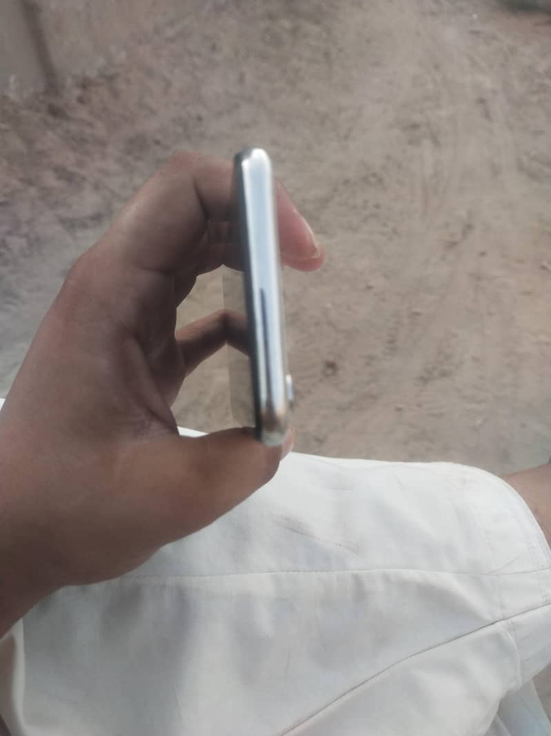 Apple iPhone X 3