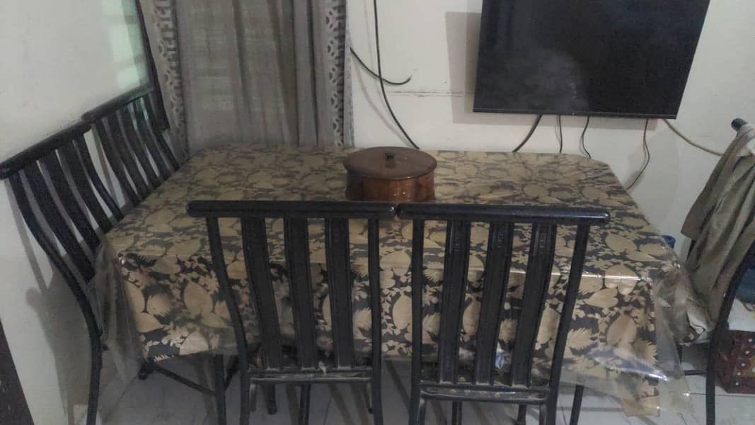 used dining table 0