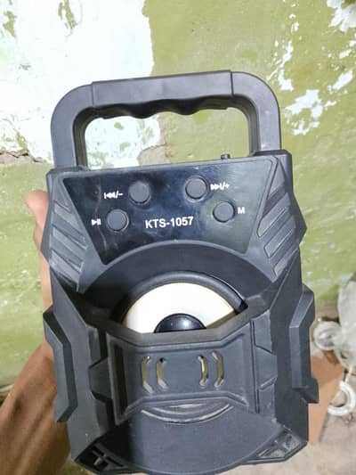 Bluetooth speaker in excellent condition