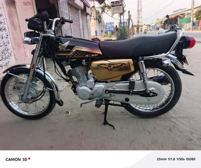 Honda 125 2024  Modal