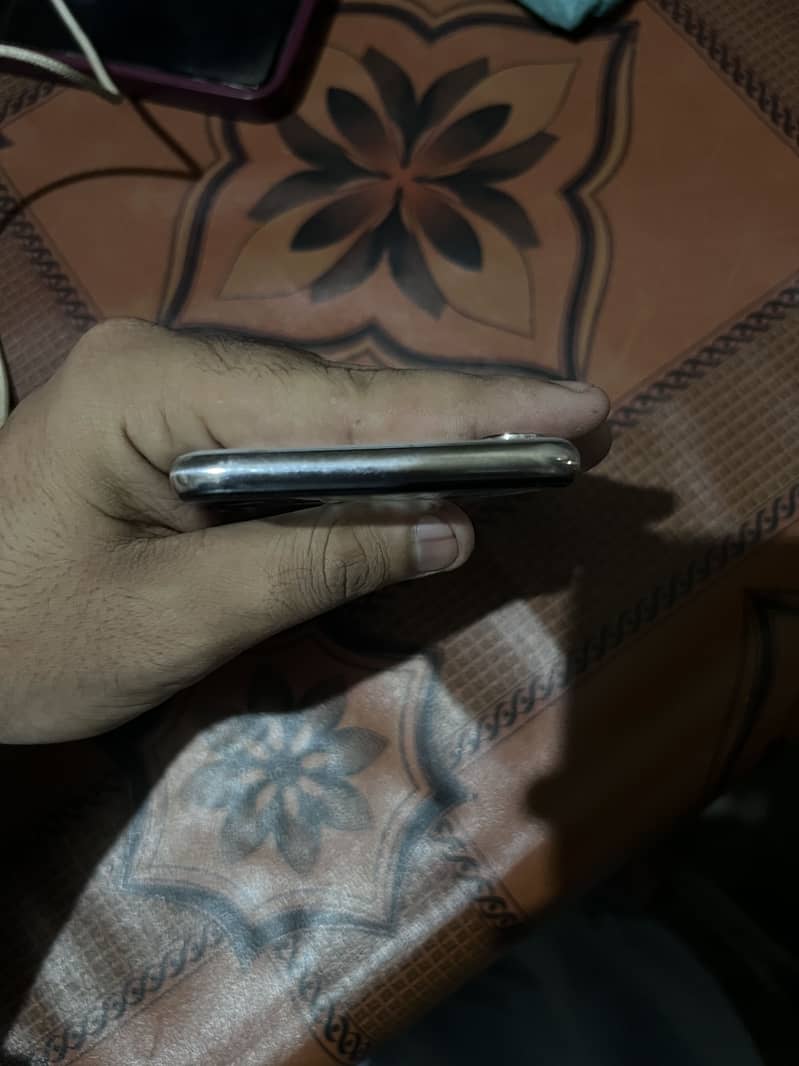 Apple iPhone X 5
