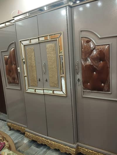 bedroom set availble for sale