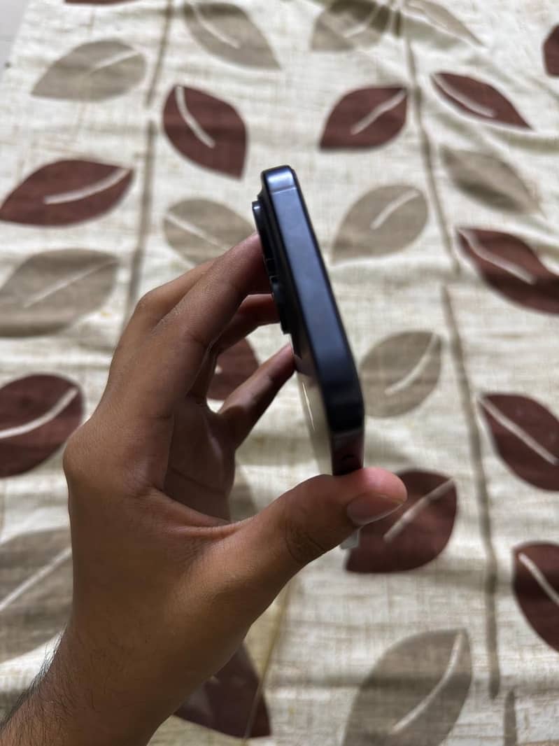 Apple iPhone 15 Pro Max 1